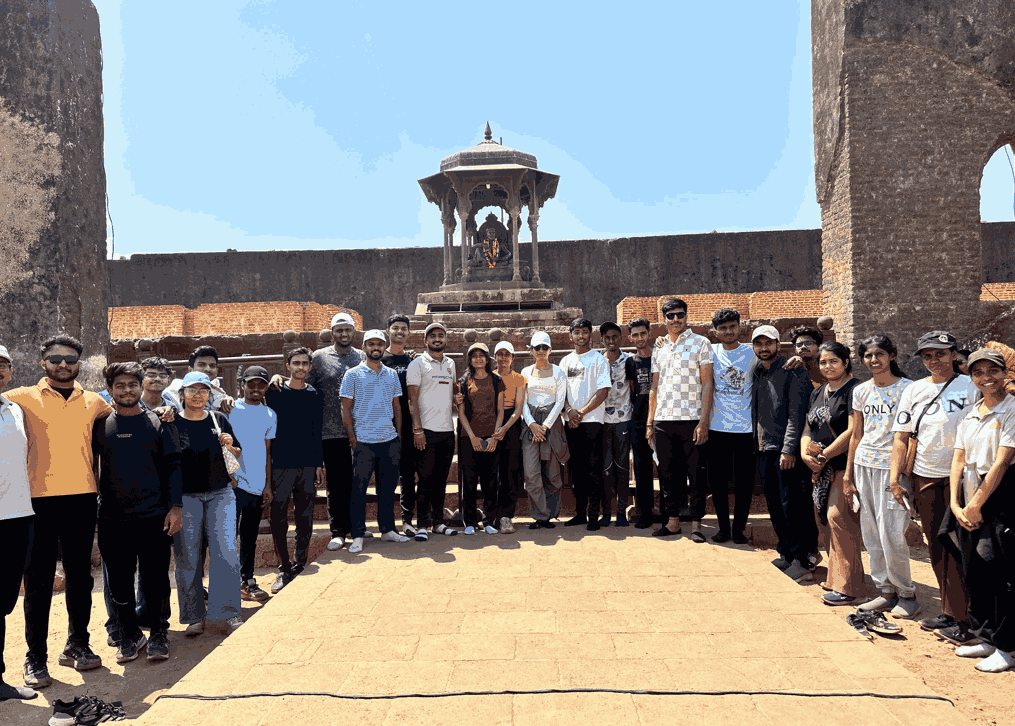 Visit to Raigad Fort and Anjarle Beach
